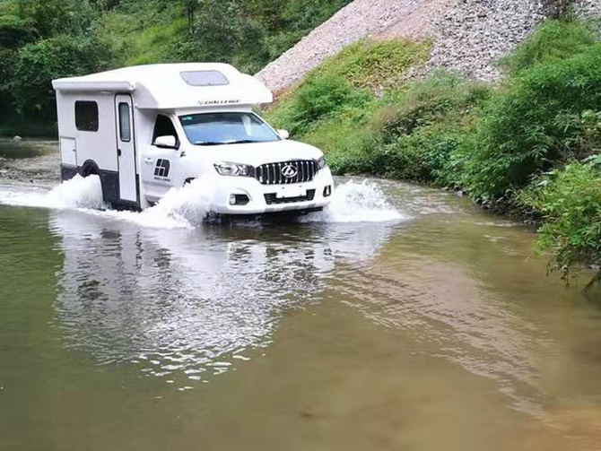上汽大通T60單排四驅(qū)皮卡房車(chē)