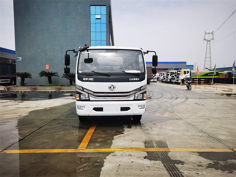 國(guó)六大多利卡 9.2噸灑水車(chē)