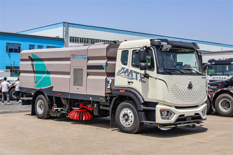 湖北程力重汽濰柴240馬力mate洗掃車（16方）