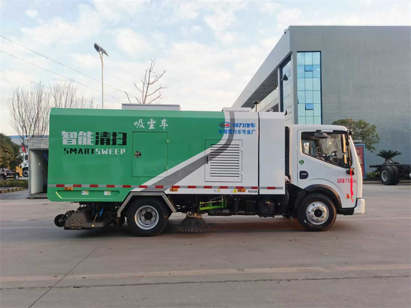東風(fēng)多利卡干濕兩用吸塵車(chē)